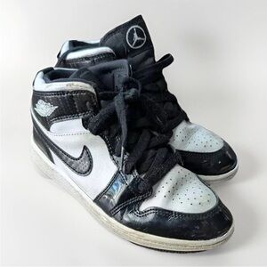Air Jordan 1 Mid Youth Boys 2 Black White Carbon Fiber DD2194001 Shoes Nike